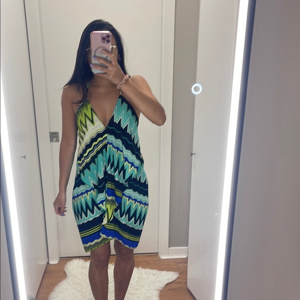 Vibrant Flowy Dress with zigzag pattern - Picture 1 of 5